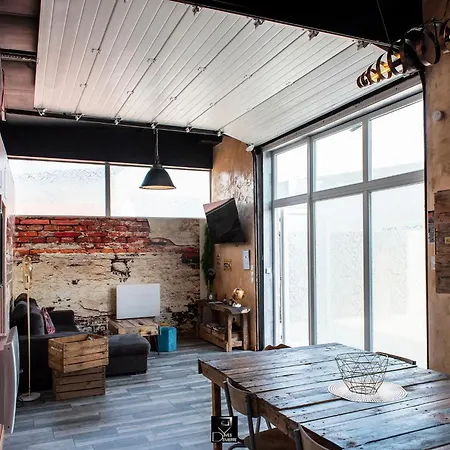 à L'usine Loft Industriel Atypique Hébergement de vacances Saint-Quentin-Lamotte-Croix-au-Bailly