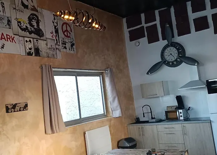 à L'usine Loft Industriel Atypique Hébergement de vacances Saint-Quentin-Lamotte-Croix-au-Bailly